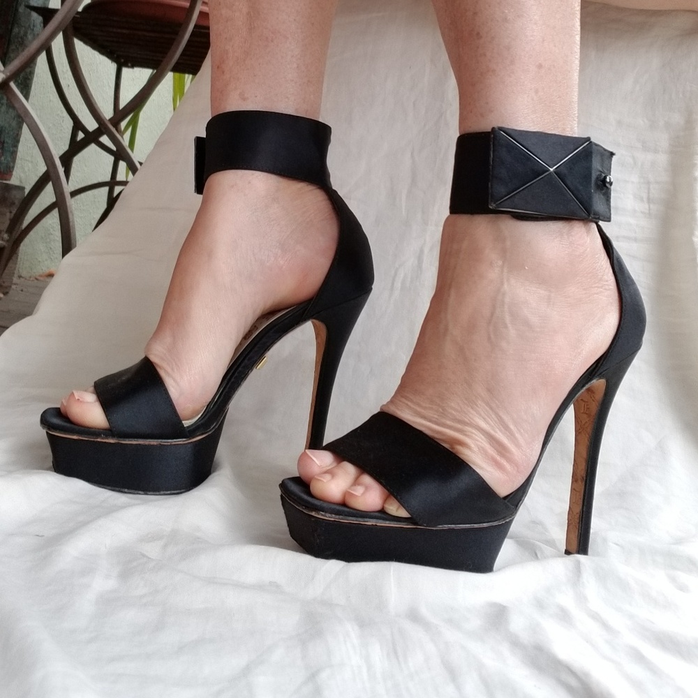 L.A.M.B. Black Satin Platform High Heel size 7